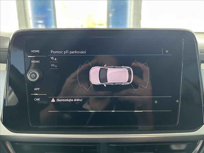 Volkswagen T-Roc 1,0   TSI 85kW,LIFE,1.MAJITEL - fotka 14 z 26