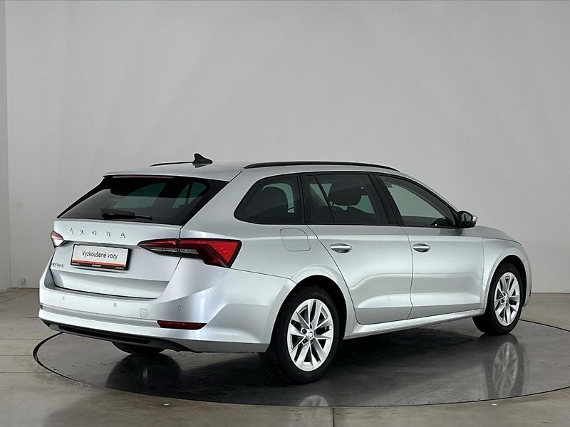 Škoda Octavia Ambition DSG - fotka 2 z 27