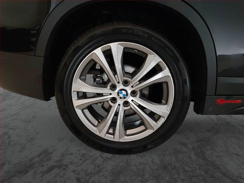 BMW X1 (2016) sDrive18d, Tempomat - fotka 15 z 18
