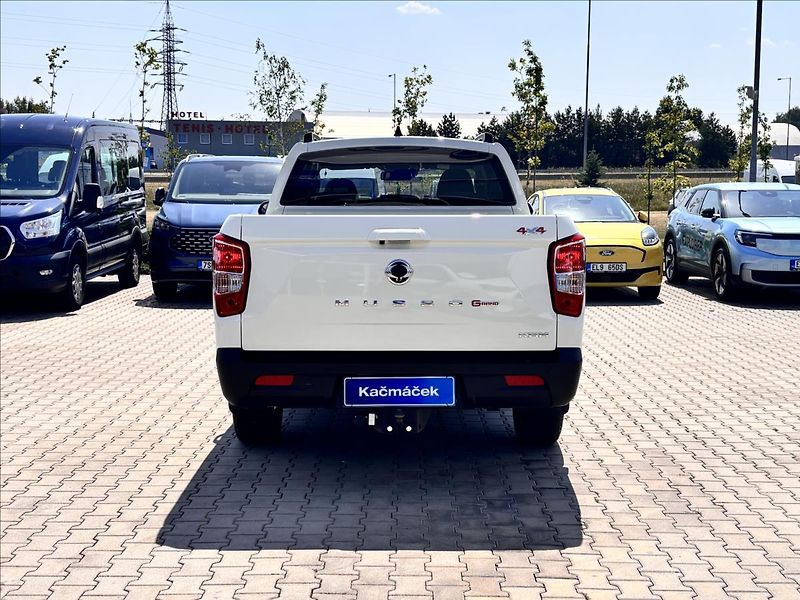 KGM Musso Grand 2,2 e-XDI Style 4WD 148kW - fotka 4 z 28