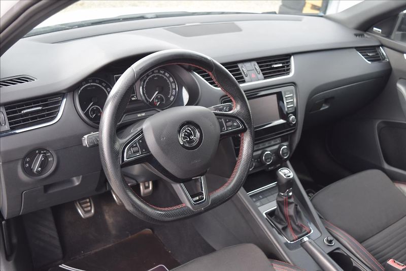 Škoda Octavia 2,0 TDI 135KW RS PO ROZVODECH - fotka 16 z 50