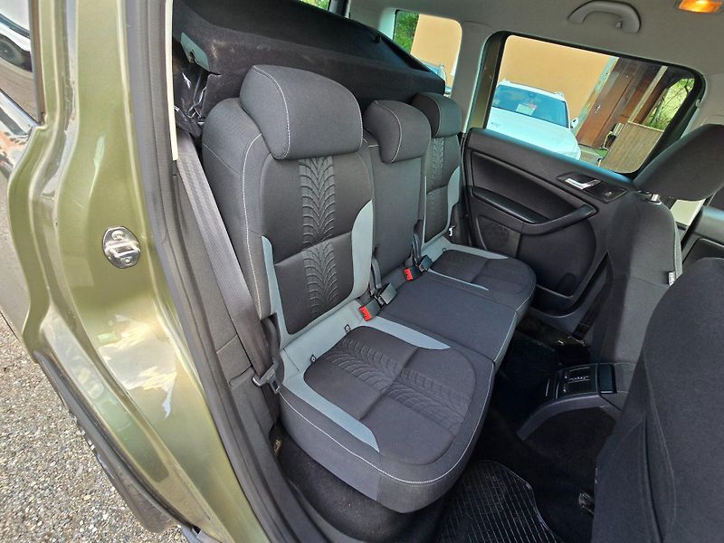 Škoda Yeti (2014) 2.0 TDi 125kw Adventure 4x4 - fotka 40 z 44