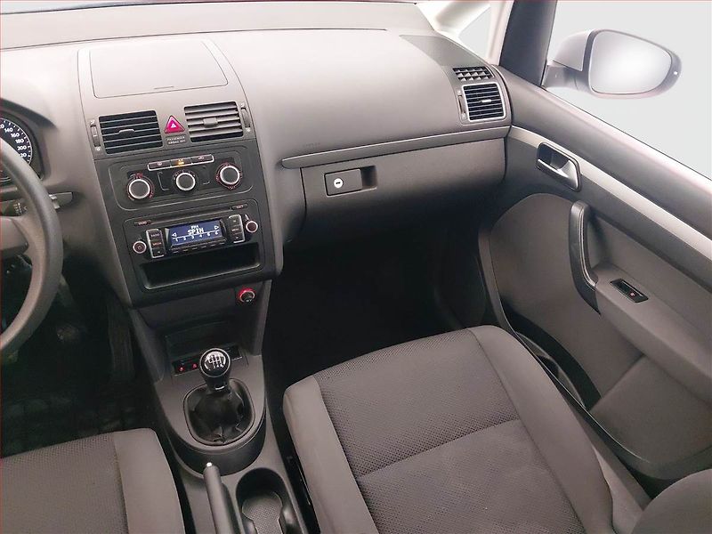 Volkswagen Touran (2013) 1.6 TDI, Tempomat - fotka 8 z 16