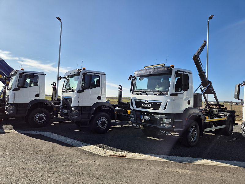 MAN TGM 18.290 4x4 ČTYŘKOLKA KONTEJNER - fotka 2 z 31