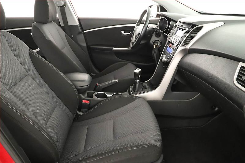 Hyundai i30 (2013) 1.6 CRDi, nová STK, Tažné - fotka 7 z 13