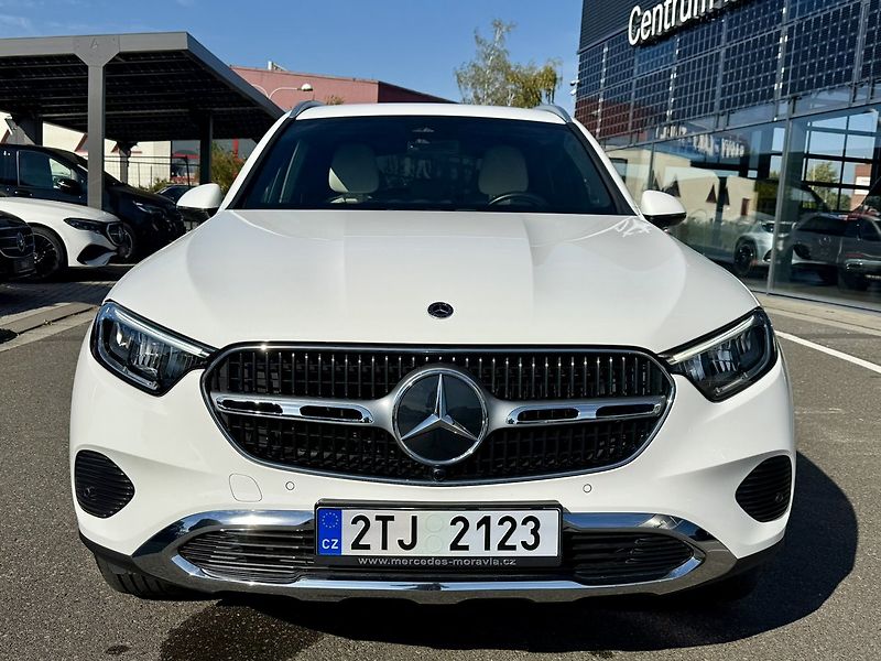 Mercedes-Benz GLC (2023) 220 d 4MATIC SUV - fotka 2 z 44