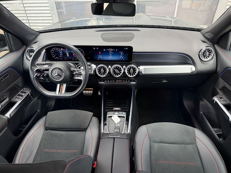 Mercedes-Benz GLB 200d 4MATIC - fotka 16 z 34