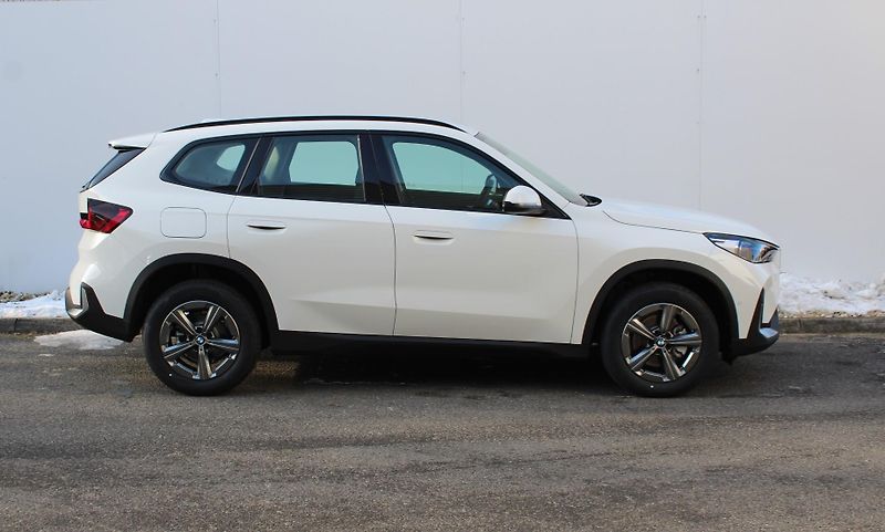 BMW X1 sDrive18i - fotka 3 z 15