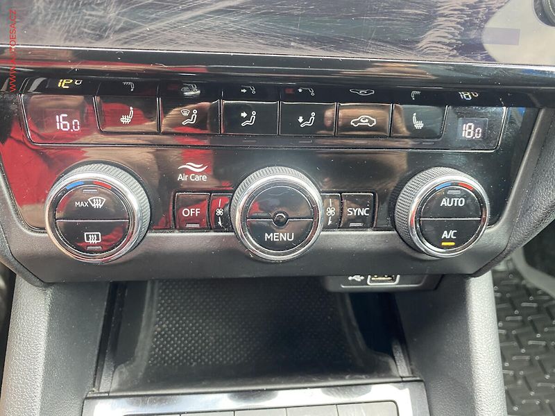 Škoda Octavia (2018) 1.4 TSI, ČR, LED, park.čidla - fotka 14 z 18