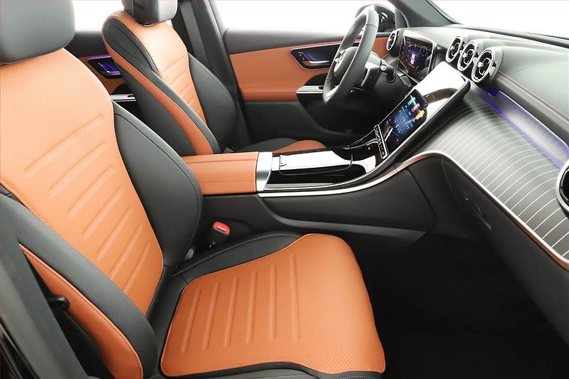 Mercedes-Benz GLC (2025) 220 d 4MATIC, AMG Line - fotka 7 z 28