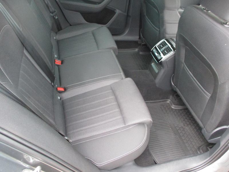 Škoda Superb (2023) IV 2,0 TDi - fotka 9 z 12