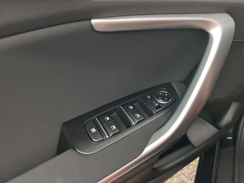 Kia Ceed 1,5 T-GDI Top AT - fotka 10 z 11