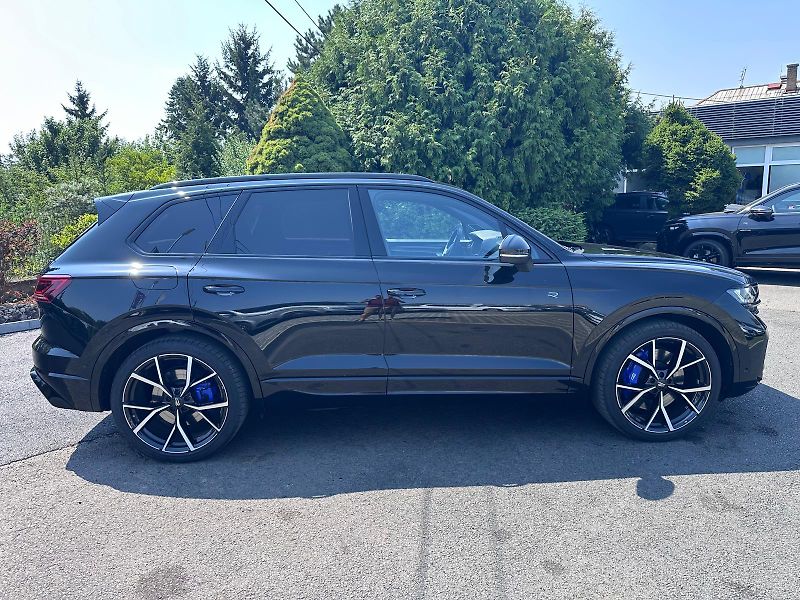 Volkswagen Touareg R 3.0 TSI 250kW - fotka 3 z 21