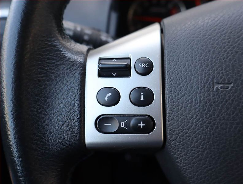 Nissan Note (2012) 1.4, Tempomat - fotka 15 z 17