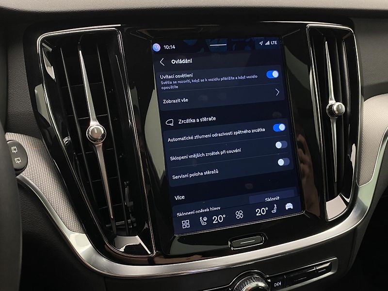 Volvo V60 T6 AWD RECHARGE REZERVACE - fotka 50 z 54