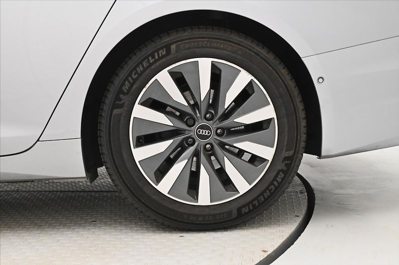 Audi A6 2,0 TDI 150 kW S-Tronic Záruka - fotka 31 z 31