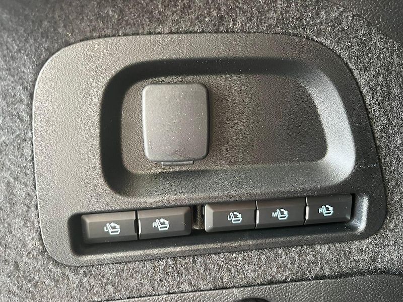 Ford Galaxy 2.5 HEV TITANIUM 7 míst - fotka 37 z 58