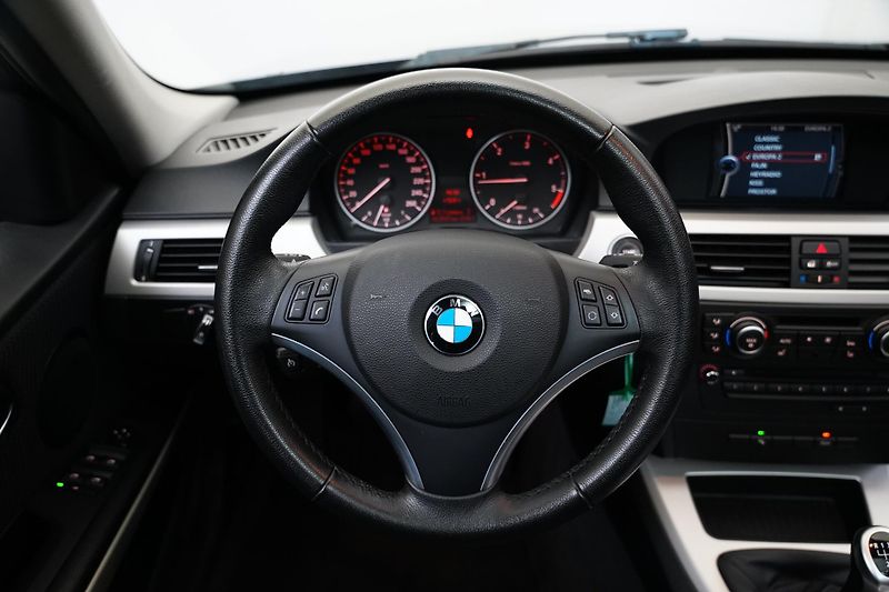 BMW Řada 3 - fotka 12 z 22