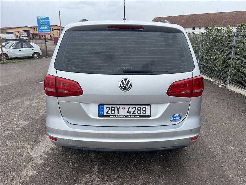 Volkswagen Sharan 2,0 TDi DSG 130KW KLIMA SERVIS - fotka 7 z 38