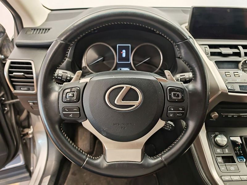 Lexus NX 300h 300h AWD PRESTIEGE SAFETY - fotka 30 z 43