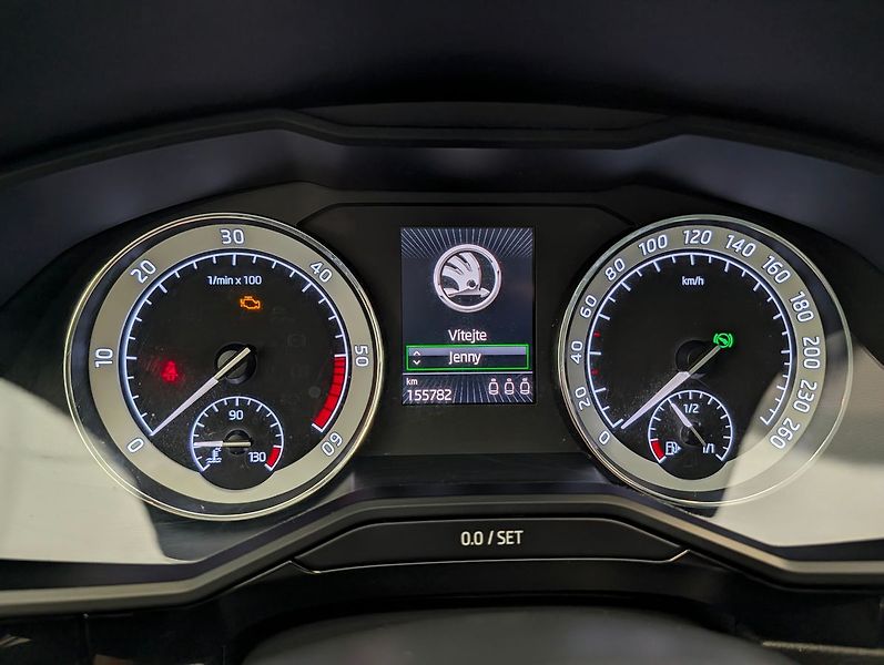 Škoda Superb 2.0 TDI Laurin&Klement 4X4 - fotka 17 z 34