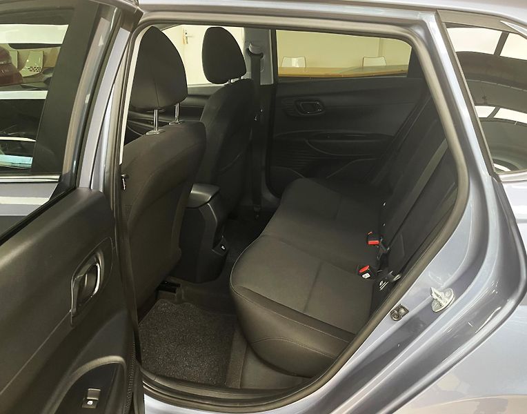 Hyundai i20 1.0 T-GDI, 73 kW, ČR, 1. MAJ. - fotka 10 z 29