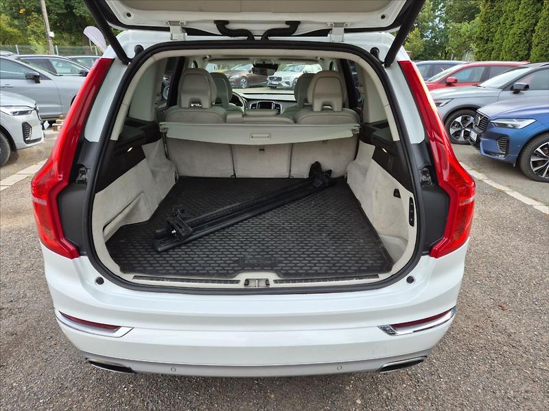 Volvo XC90 2,0 T6 AWD Inscription Auto - fotka 11 z 19