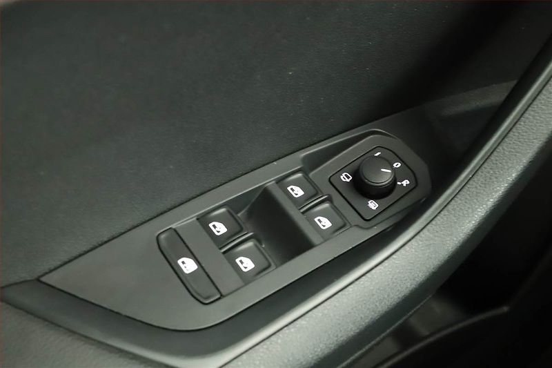 Škoda Karoq (2022) 1.5 TSI - fotka 14 z 16