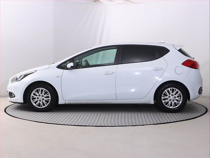 Kia Ceed (2012) Silver 1.4 CRDi - fotka 3 z 15