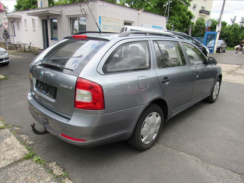 Škoda Octavia 1,6 TDi 77kW Combi - fotka 6 z 25