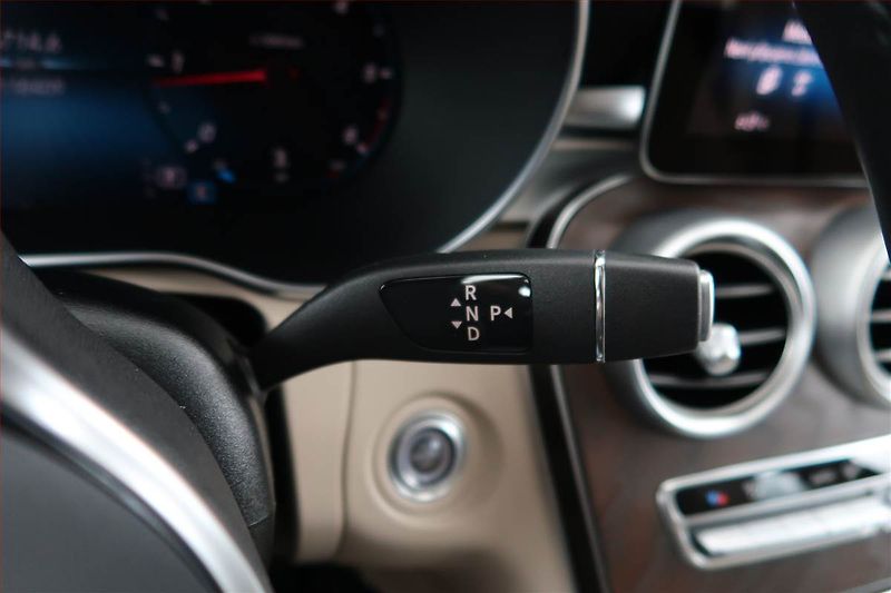 Mercedes-Benz GLC (2021) 220 d - fotka 13 z 25
