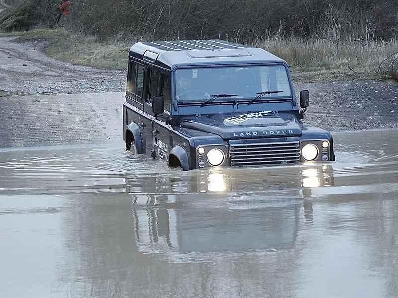 Land Rover Defender s elektromotorem