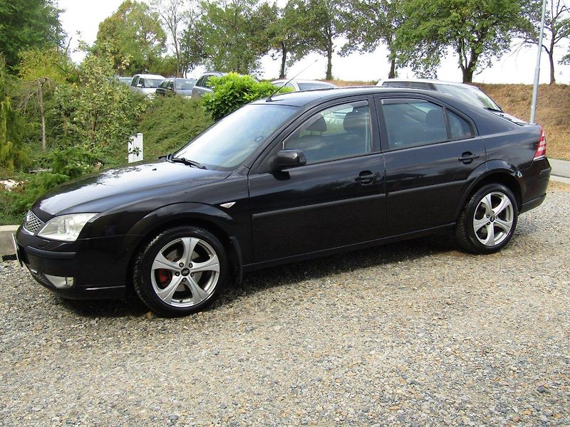 Ford Mondeo (2002) 2.0 TDCi 96kW PERFEKTNÍ STAV - fotka 2 z 36