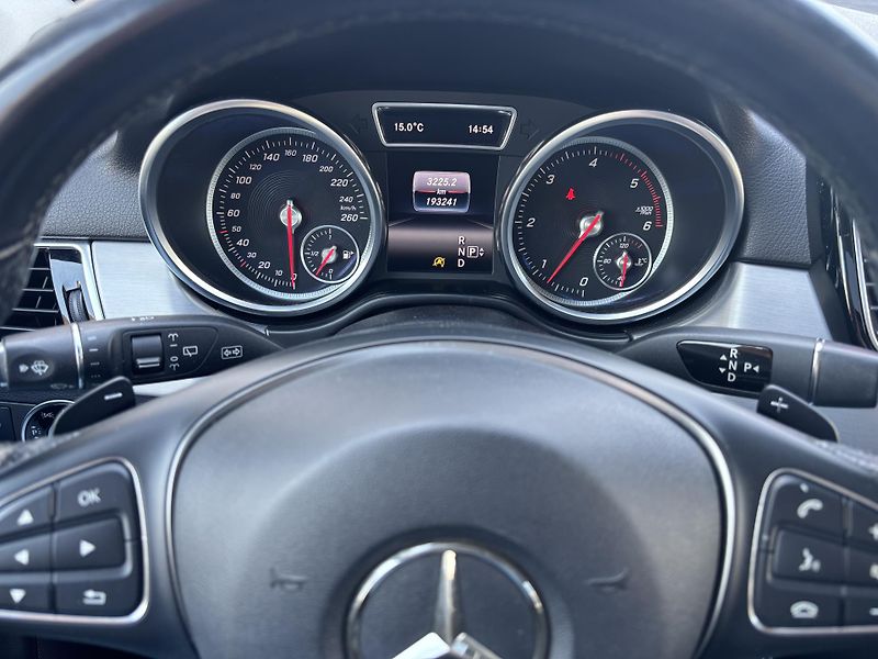 Mercedes-Benz GLE (2016) 250CDI, MATIC,150kW, serviska - fotka 15 z 18
