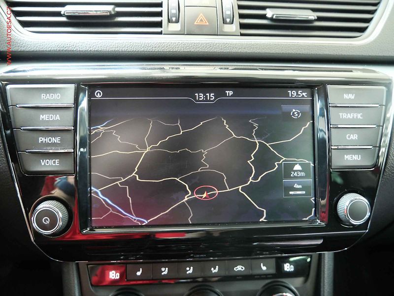Škoda Superb (2016) 2.0TDi, ČR, Bixen, AC, park - fotka 20 z 21