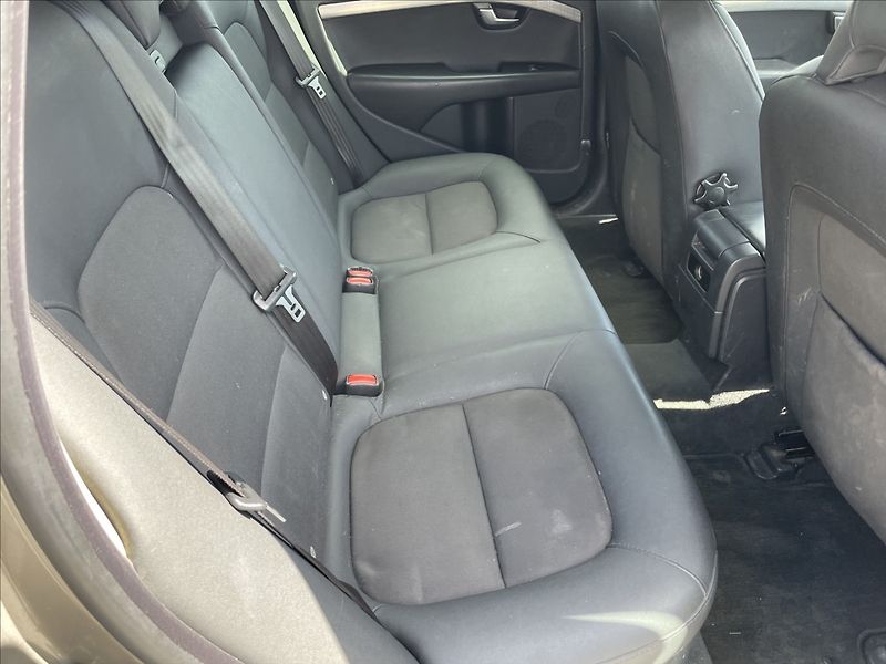 Volvo V70 2,0 d 100kw Momentum Kinetic o - fotka 12 z 31