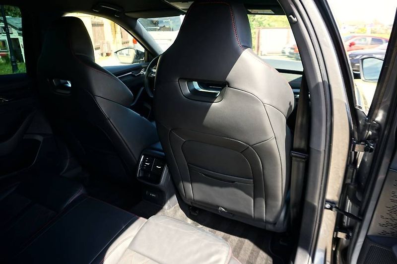Škoda Octavia (2023) CHALLENGE 2.0 TSI 180 kW - fotka 17 z 50