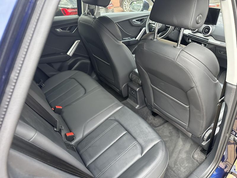Audi Q2 35TFSi, S-Tronic, kamera - fotka 16 z 16