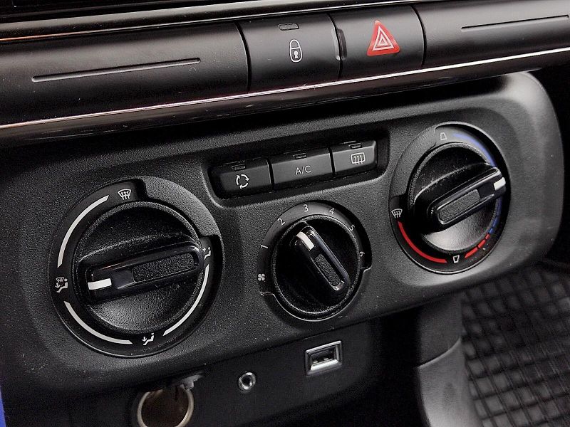 Citroën C3 (2018) 1,2 i PureTech - fotka 13 z 30