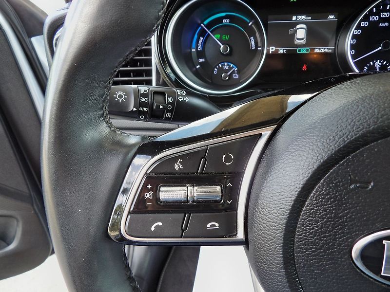Kia Ceed 1.6GDI PHEV Comfort Tažné - fotka 17 z 36