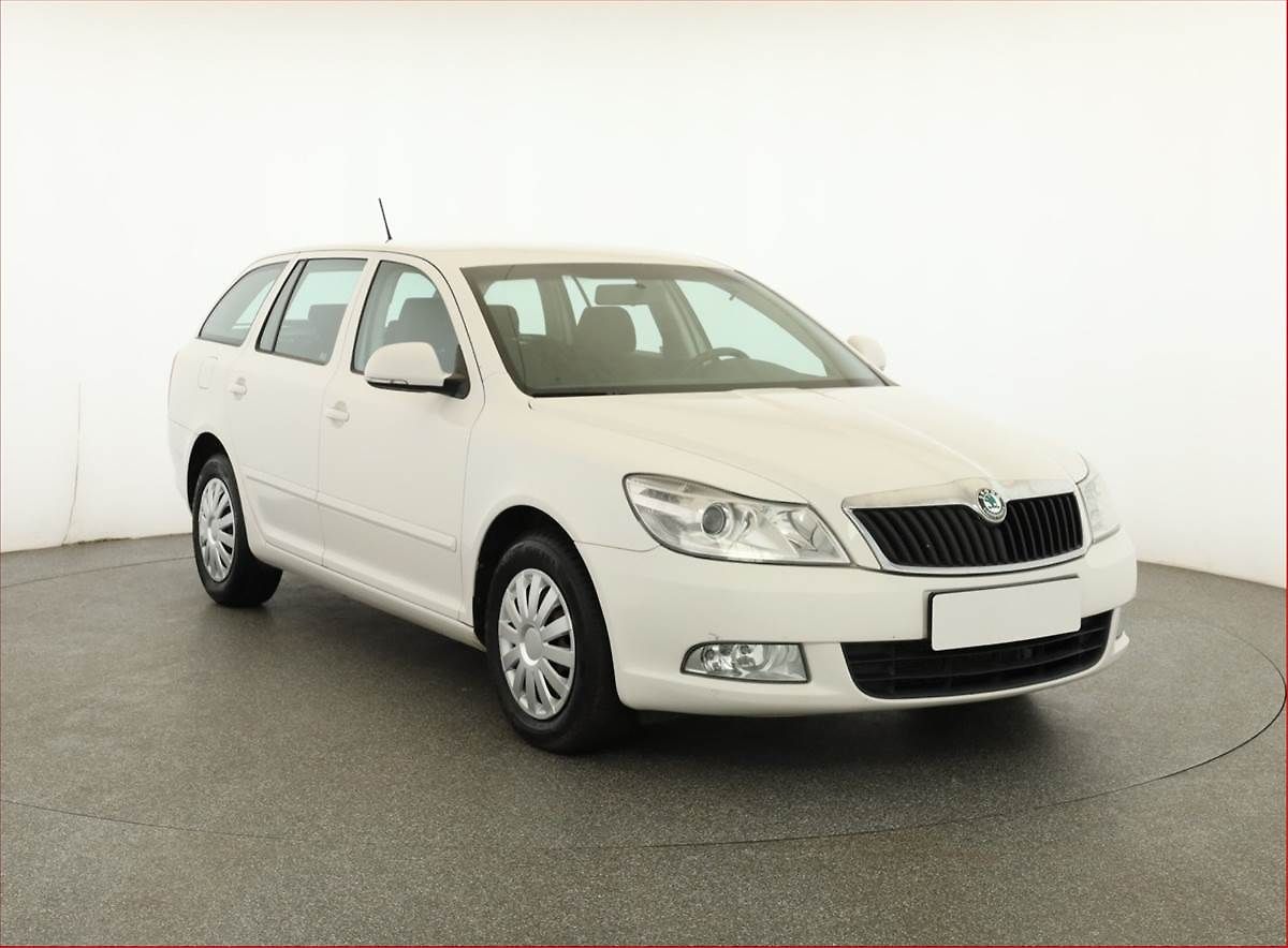 Škoda Octavia 1.6 TDI, Serv.kniha, Tempomat