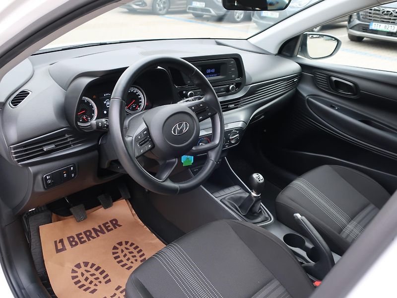 Hyundai i20 i 62kW REZERVACE - fotka 12 z 25