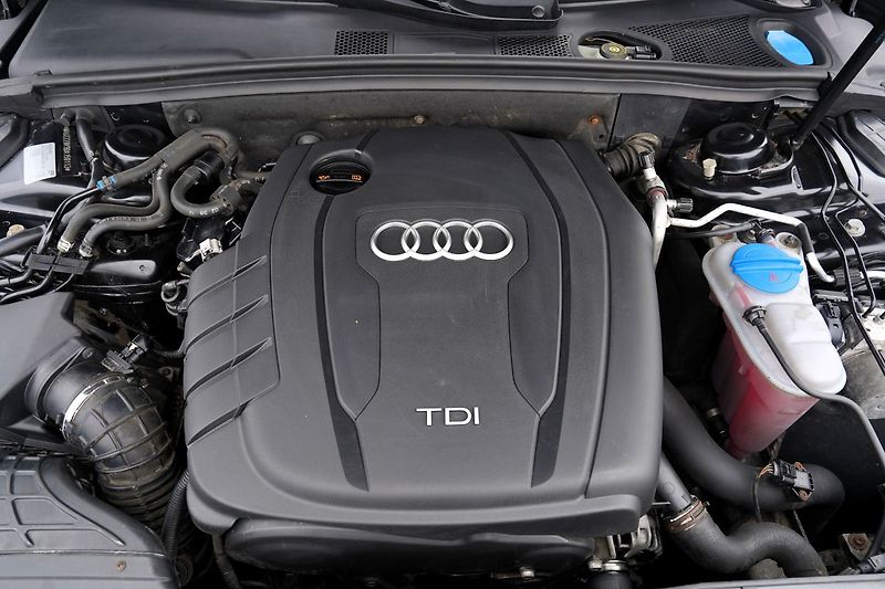 Audi A4 2.0 TDI/manuál/180 PS - fotka 10 z 42
