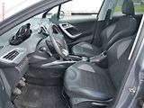 Peugeot 2008 (2015) 1.2PT, Allure - náhled 9