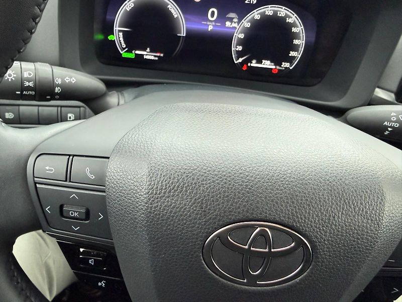 Toyota C-HR 1,8 HEV e-CVT Style - fotka 17 z 30
