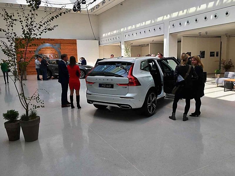Volvo XC60 v Galerii Mánes.