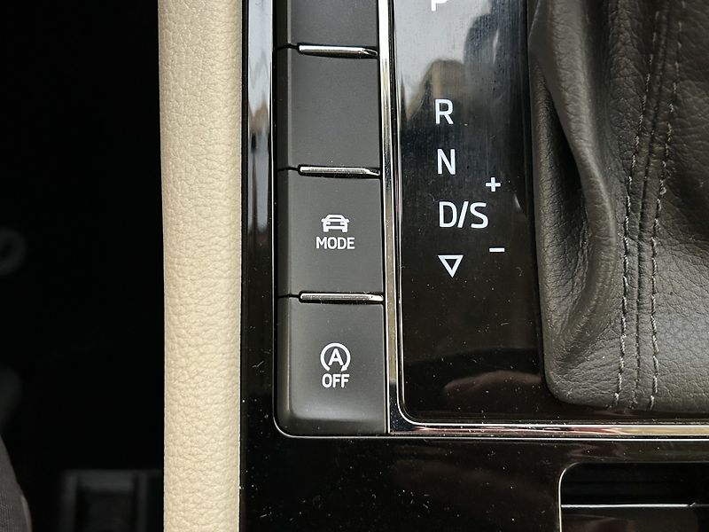 Škoda Superb 2.0 TDI Style - fotka 12 z 30
