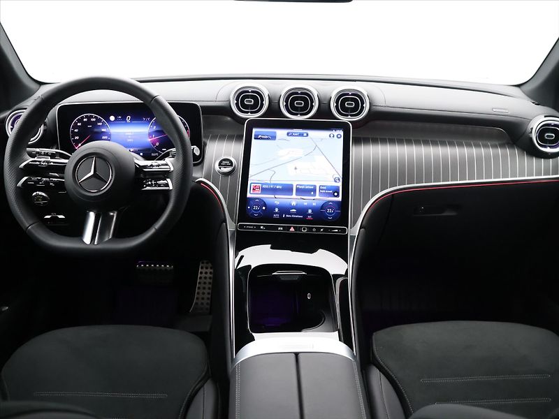 Mercedes-Benz GLC 2,0 300 4Matic AMG CZ 1Maj - fotka 33 z 41