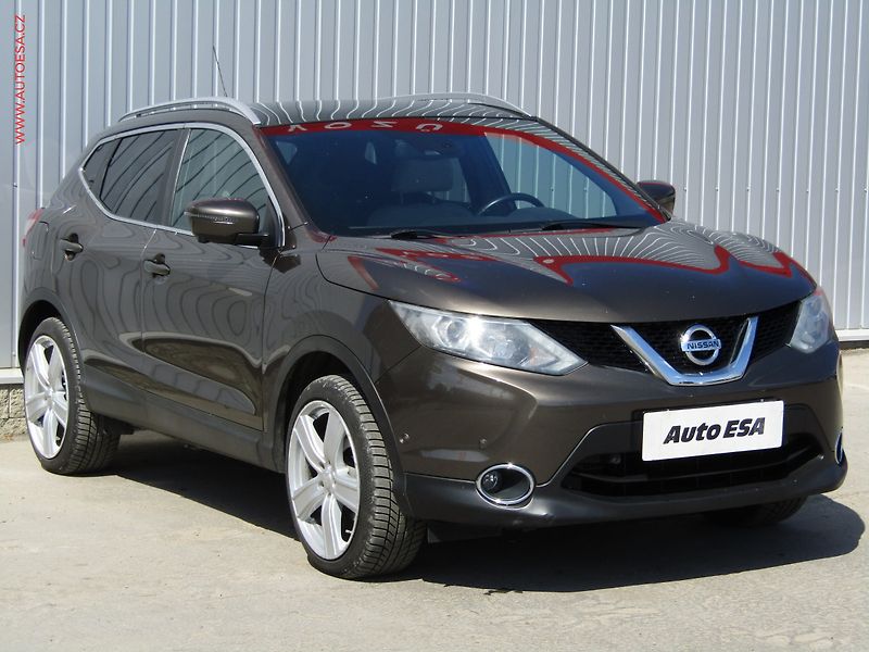Nissan Qashqai (2015) 1.2 DiG-T, ČR, Tekna, navi - fotografie inzerátu