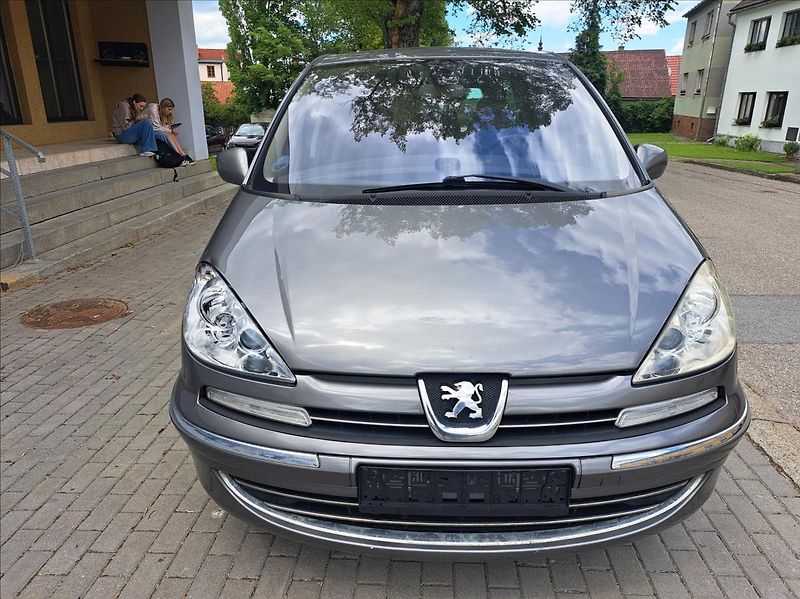 Peugeot 807 2,0 HDI - fotka 2 z 41